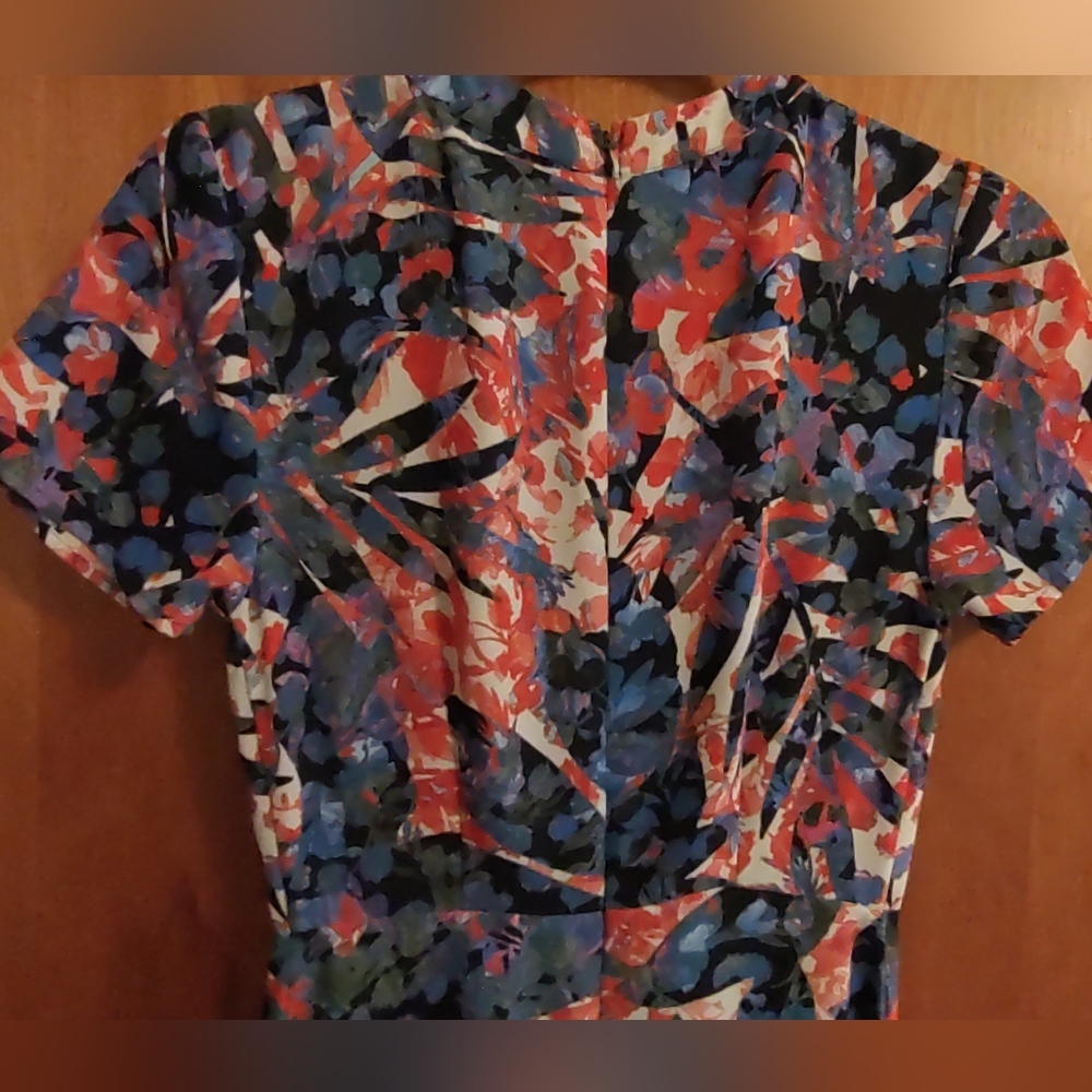 Short-sleeved floral dress by Aqua. XS. - Picture 7 of 7